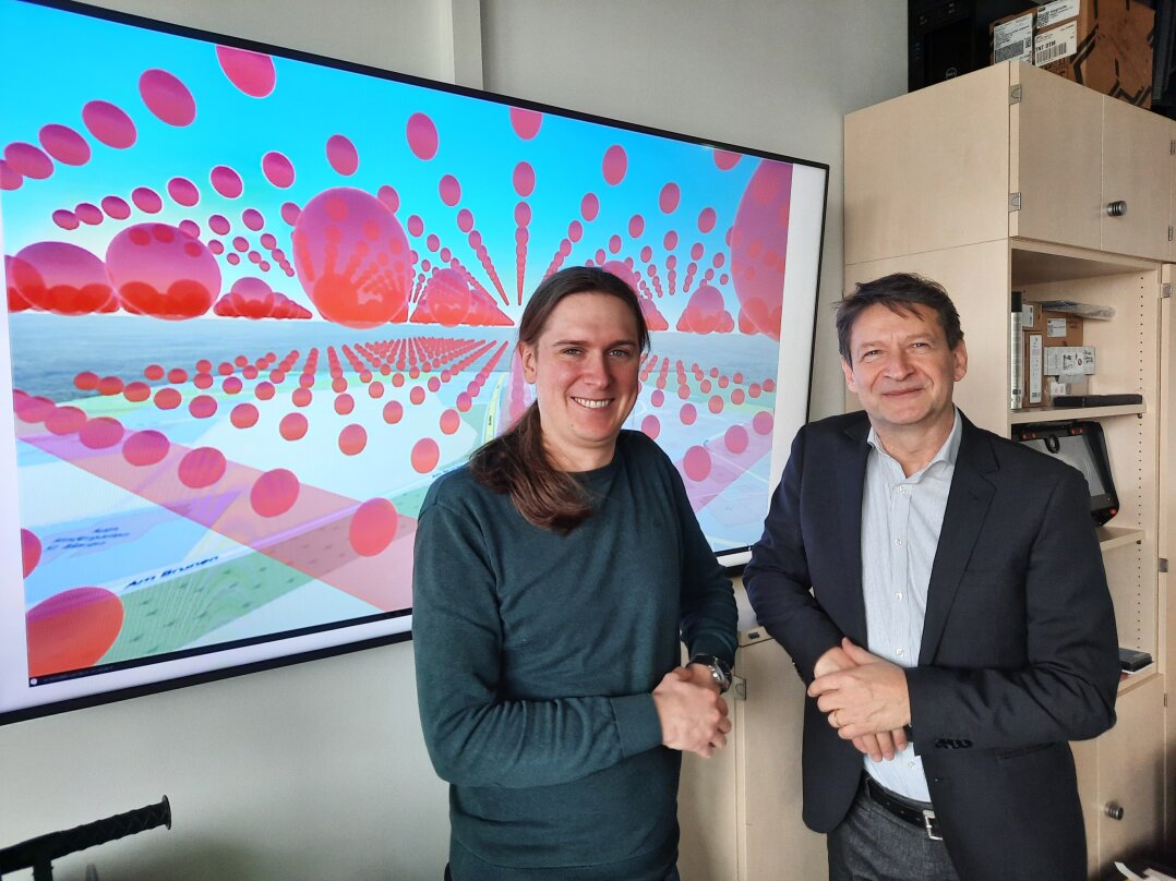 Zusammen mit ihrem Team erforschen Julian Keil und Frank Dickmann, wie Karten optimiert werden können, um für das räumliche Verständnis erforderliche Gehirnzellenstrukturen anzuregen.